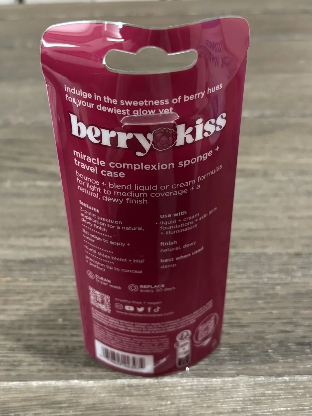 Real Techniques Limited Edition Berry Kiss Makeup Set
